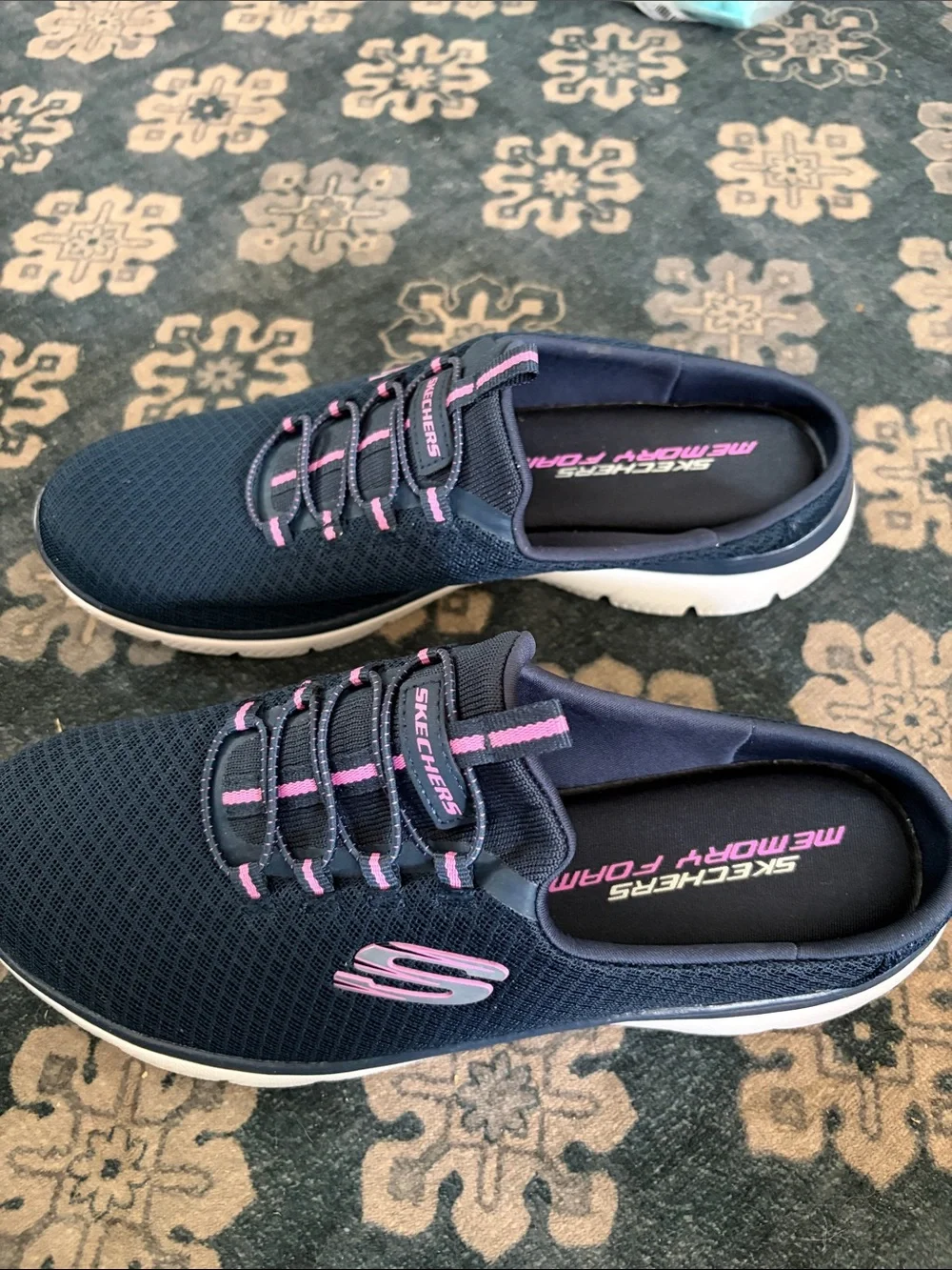 Skechers brand new